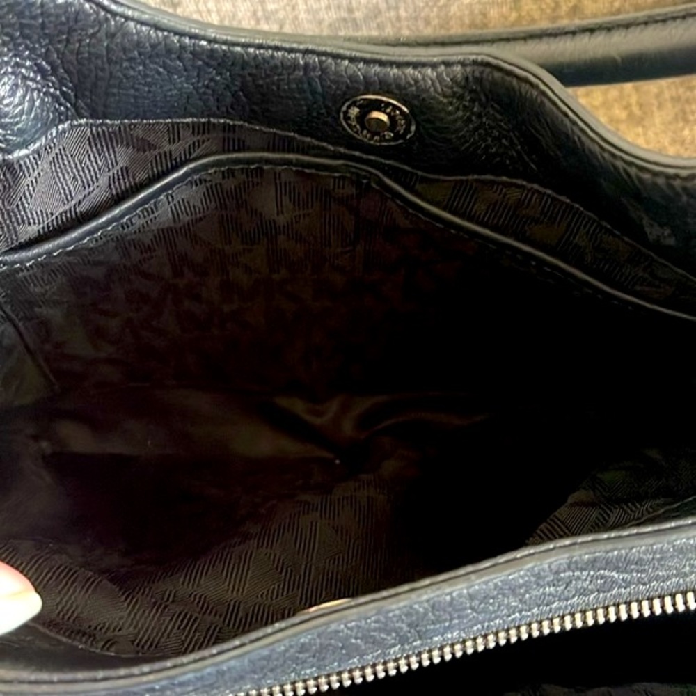 Black Michael Kors Shoulder Bag - Picture 9 of 13